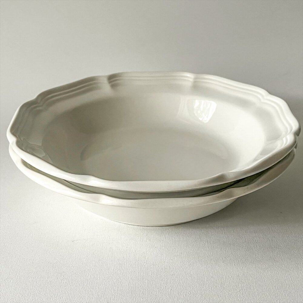 Mikasa French Countryside Soup Bowls F9000 Set 2 White Scalloped Rim 8.25" Japan